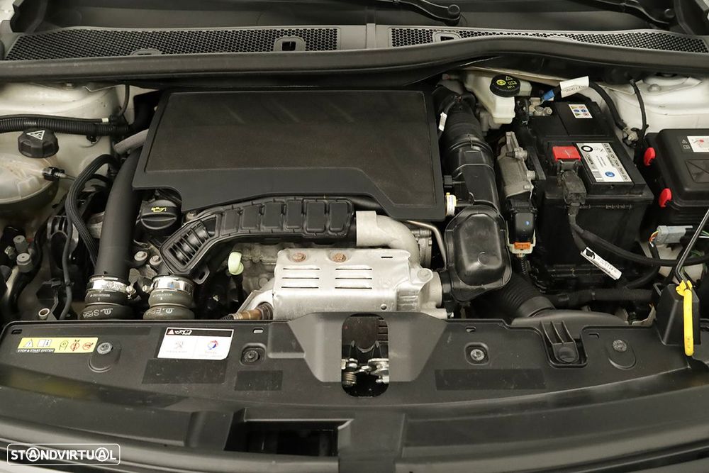 Peugeot 2008 1.2 PureTech GT EAT8 - 23