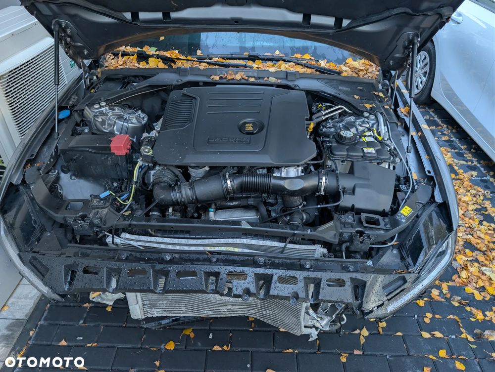 Jaguar XE 2.0 D200 mHEV R-Dynamic Black - 12