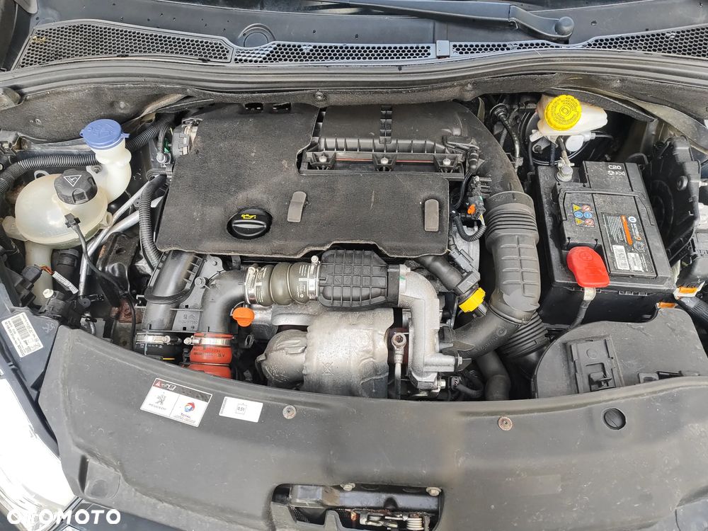 Peugeot 208 - 11