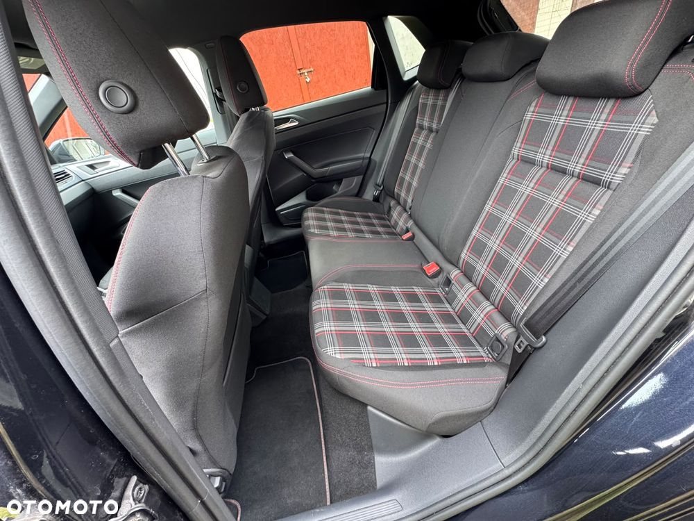 Volkswagen Polo 2.0 TSI DSG GTI - 16