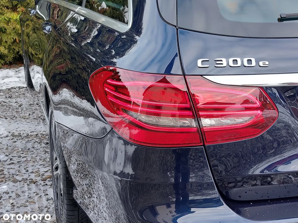 Mercedes-Benz Klasa C 300 de PHEV Avantgarde - 19