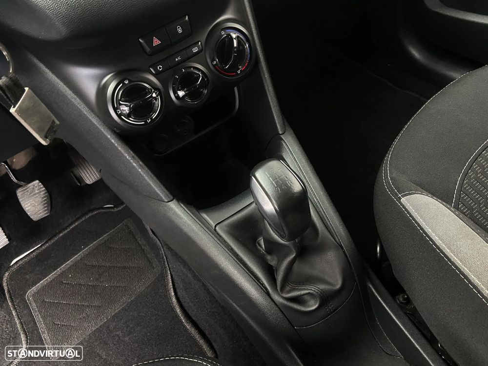 Peugeot 208 1.2 PureTech Style - 21