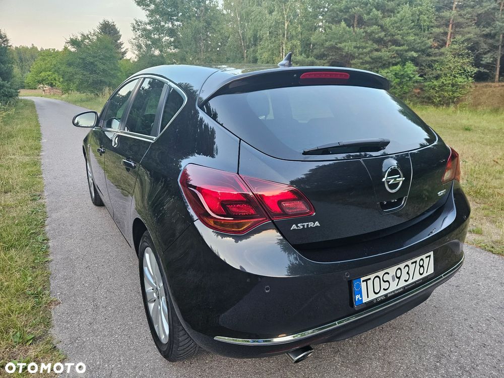 Opel Astra 2.0 CDTI Exklusiv - 9