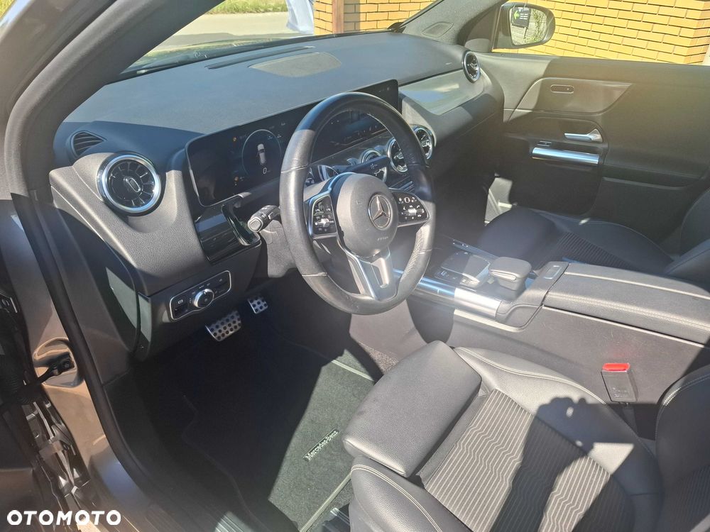 Mercedes-Benz GLA - 8