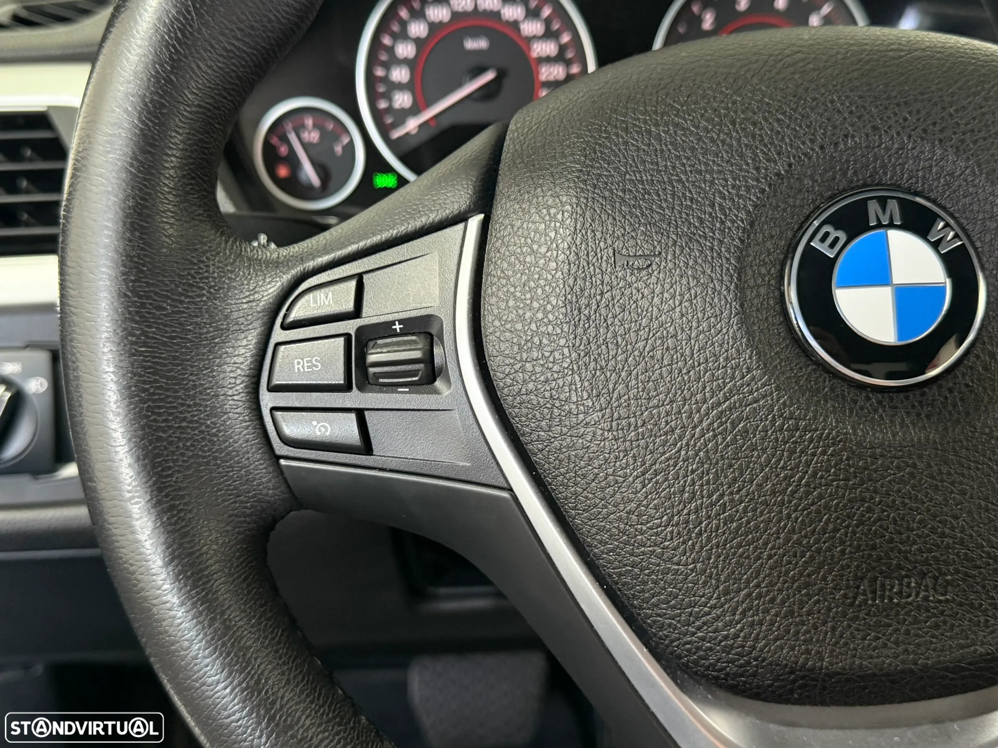 BMW 330 e iPerformance Line Sport - 23