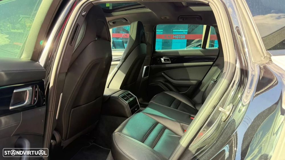 Porsche Panamera Sport Turismo 4 E-Hybrid - 14