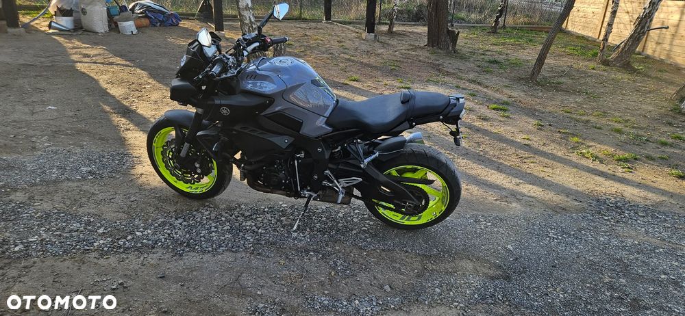 Yamaha MT - 2