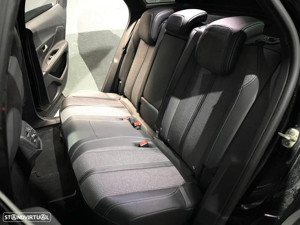 Peugeot 3008 1.6 Hybrid Allure Pack e-EAT8 - 26