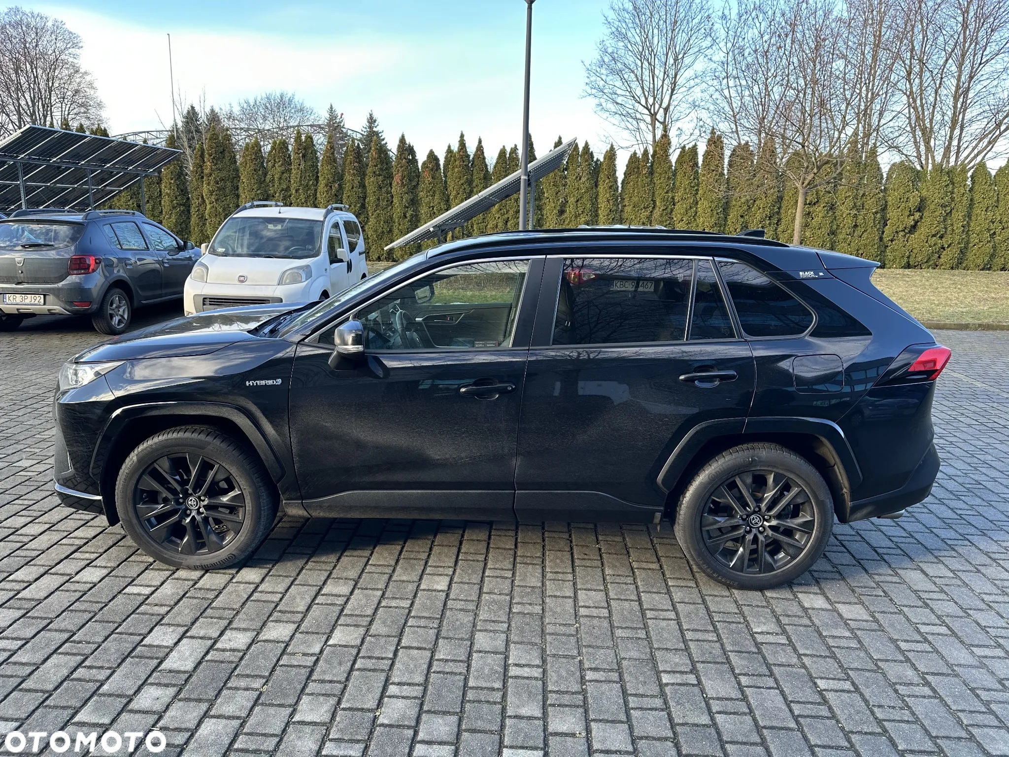 Toyota RAV4 2.5 Hybrid Black Edition by JBL 4x4 - 4