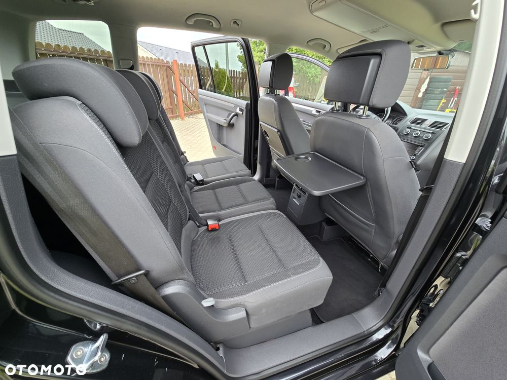 Volkswagen Touran 2.0 TDI DPF BlueMotion Technology Highline - 18