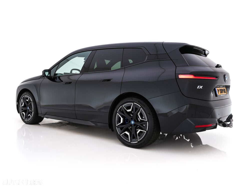 BMW iX xDrive40 - 27