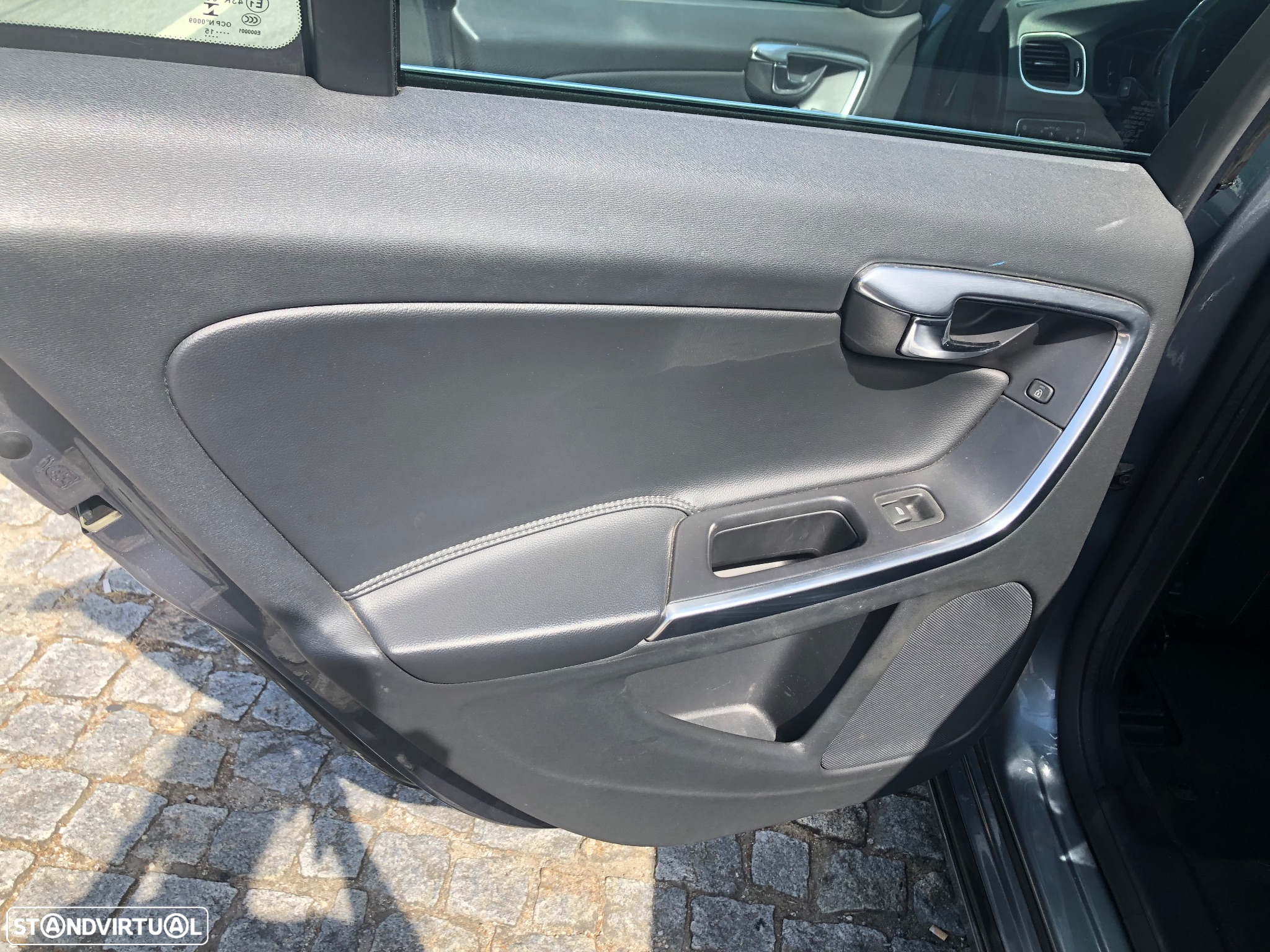 Volvo V60 2.0 D3 Kinetic - 9