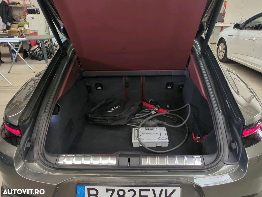 Porsche Panamera 4 E-Hybrid - 11