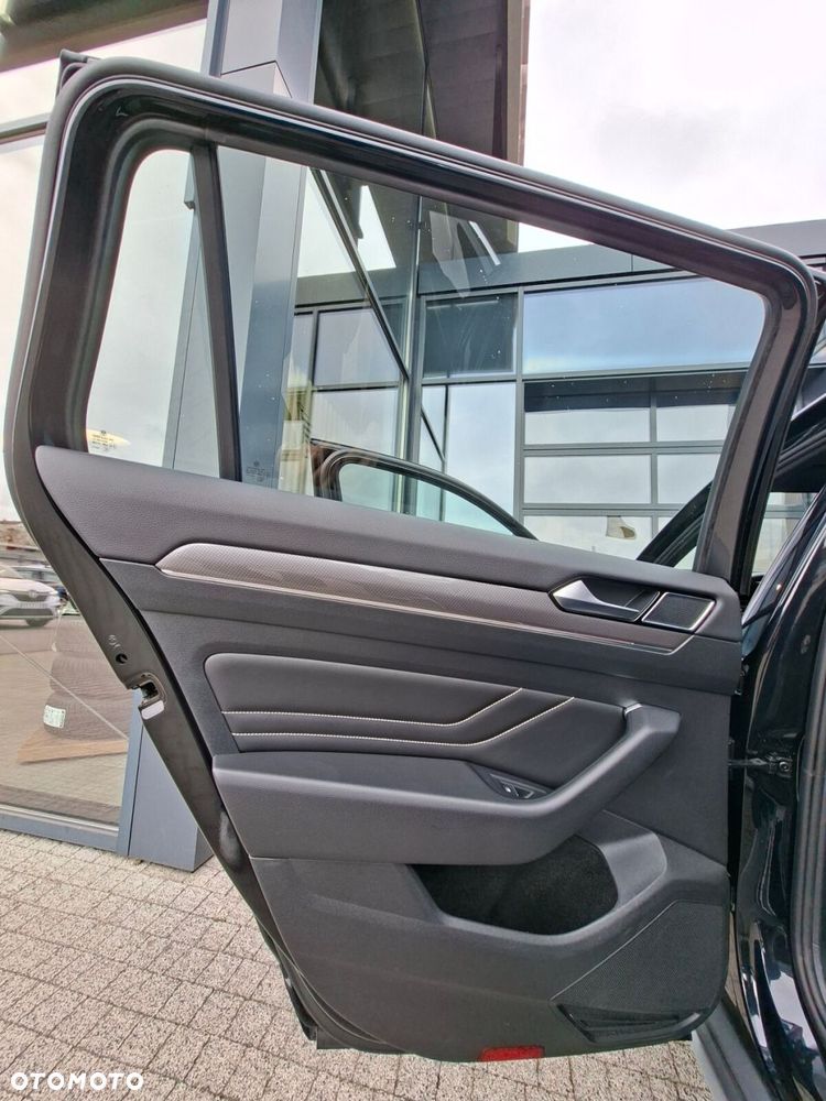 Volkswagen Passat - 13