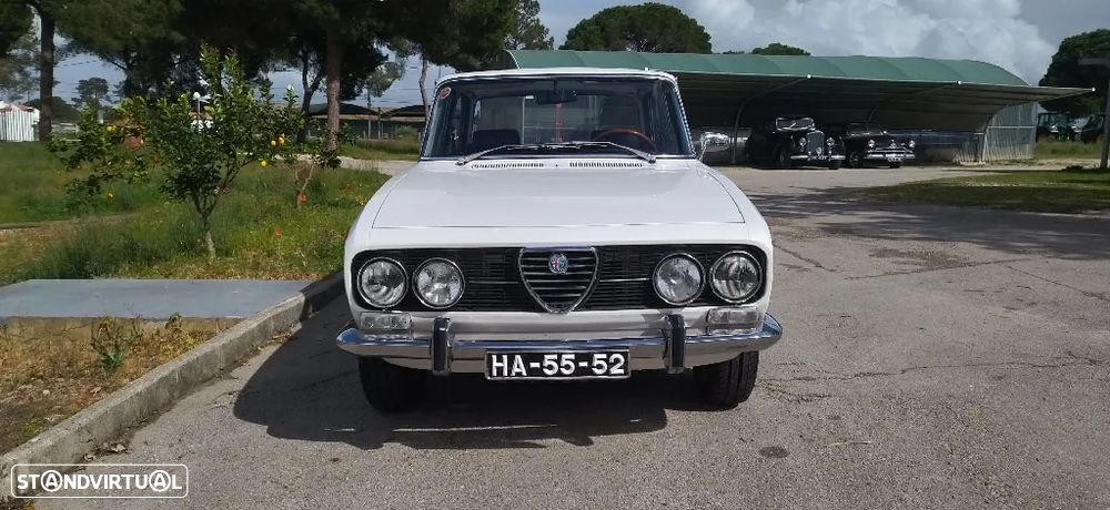 Alfa Romeo 2000 - 4