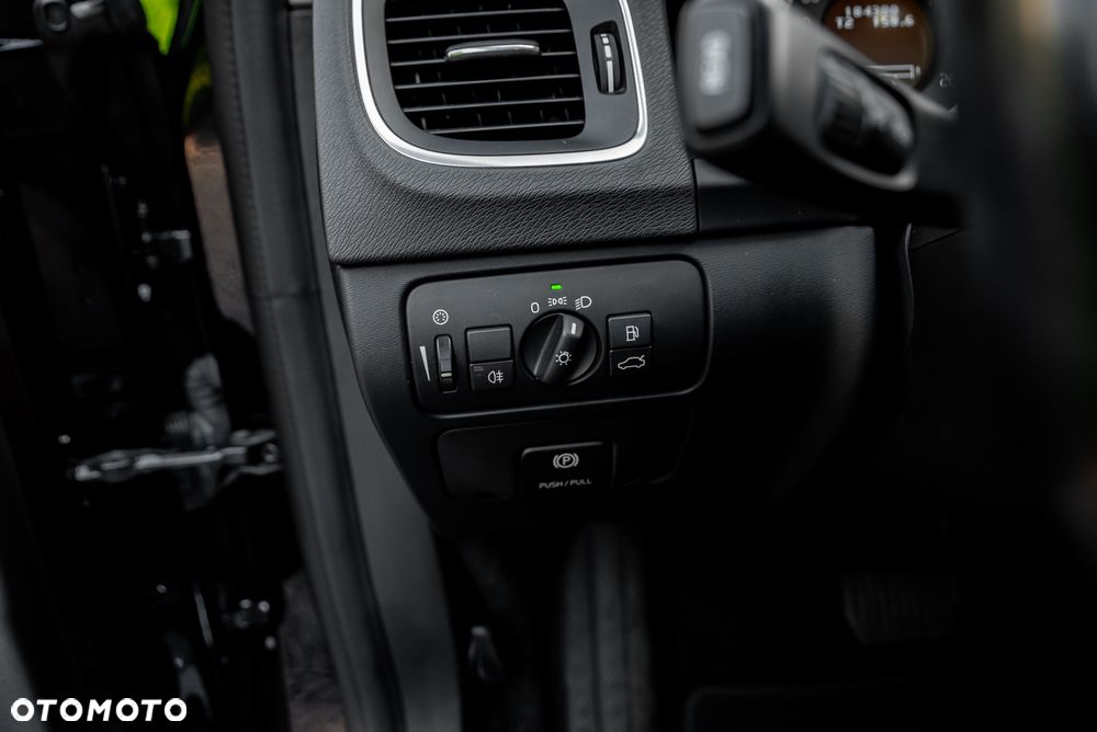 Volvo V60 T6 AWD Geartronic Summum - 32