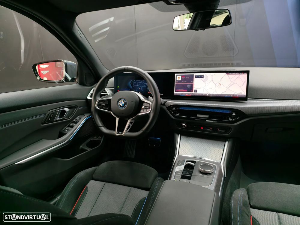BMW 330 e Pack Desportivo M Pro Auto - 54