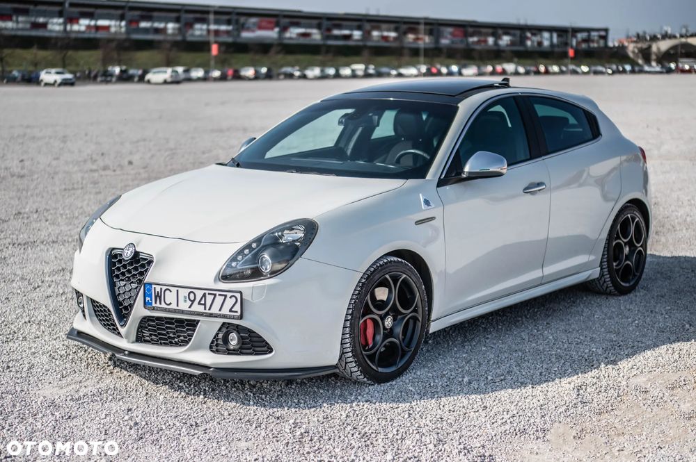 Alfa Romeo Giulietta ver-1750-tbi-quadrifoglio-verde - 20