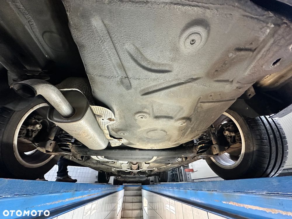 Volkswagen up! high - 31