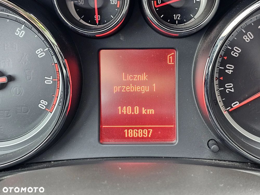 Opel Insignia - 10