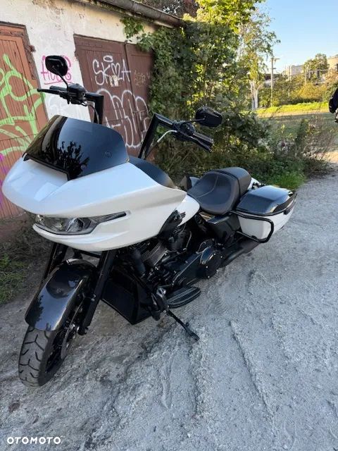 Harley-Davidson Touring Road Glide - 8