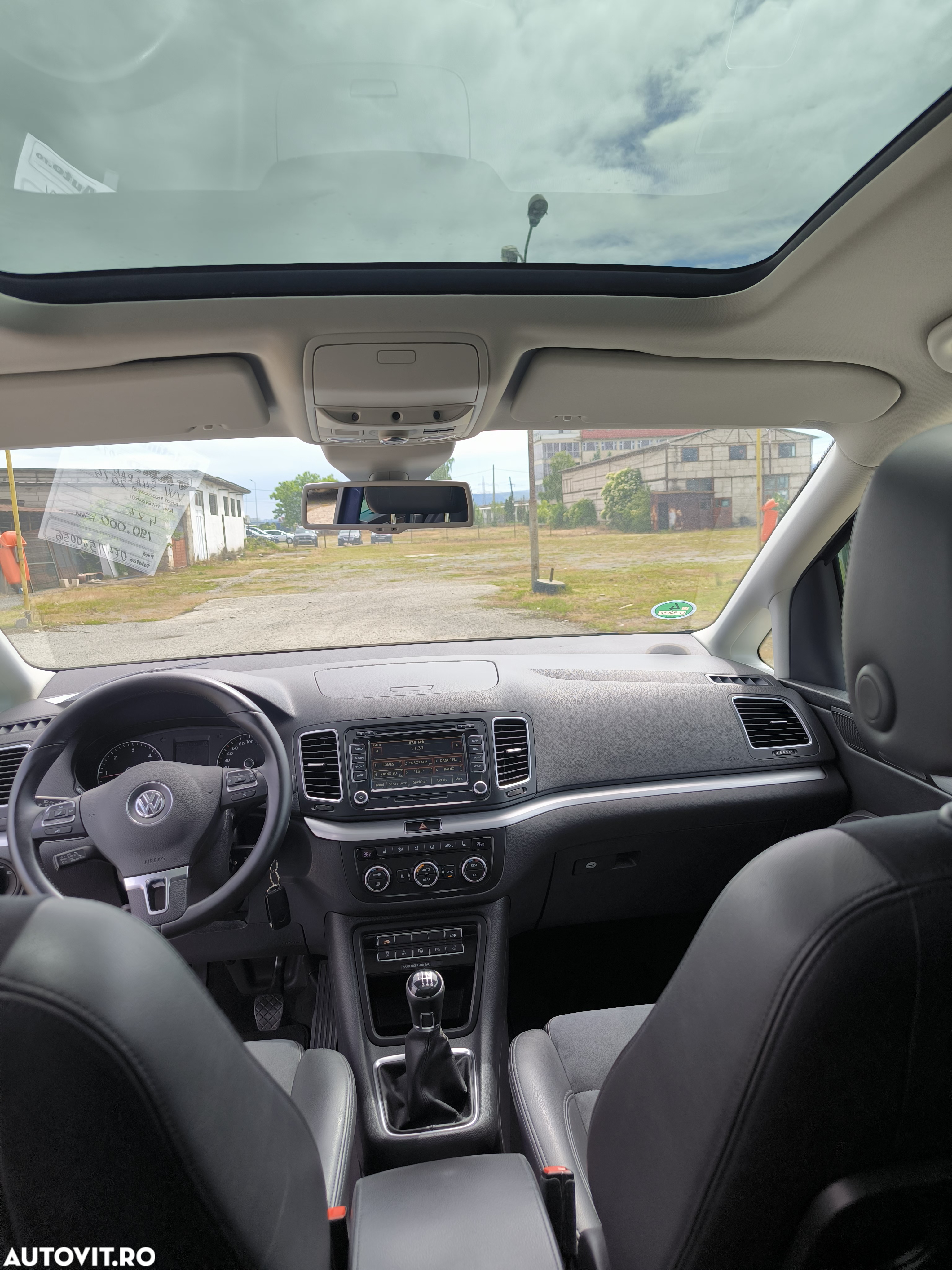 Volkswagen Sharan 2.0 TDI 4MOTION Blue Motion Life - 9