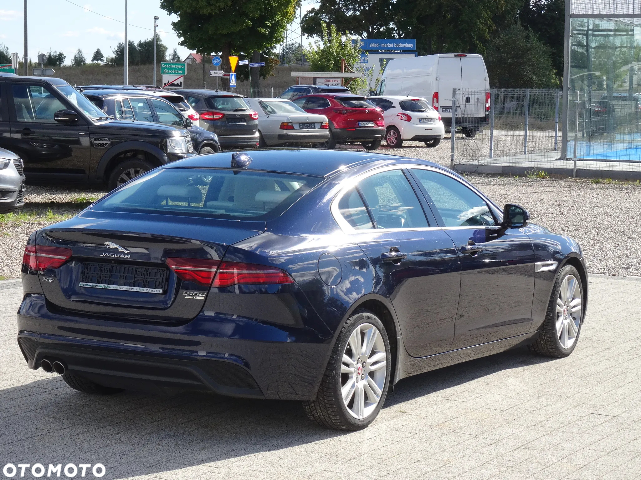 Jaguar XE 2.0 D180 R-Dynamic SE - 10