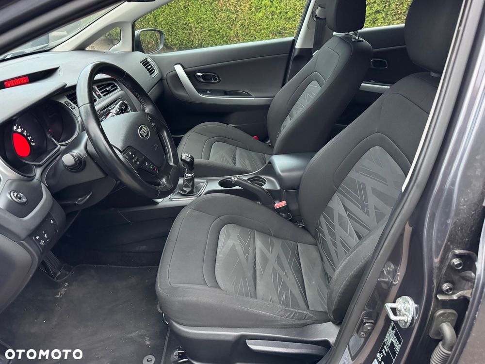 Kia Ceed 1.6 GDI ISG Dream Team Edition - 11