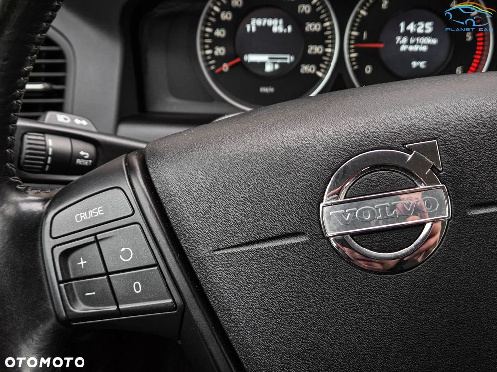 Volvo XC 60 D4 AWD Kinetic - 25