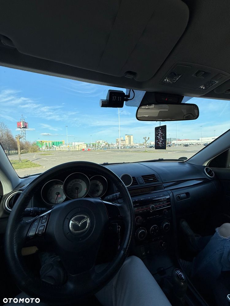 Mazda 3 - 10