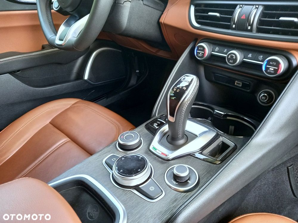 Alfa Romeo Giulia - 7