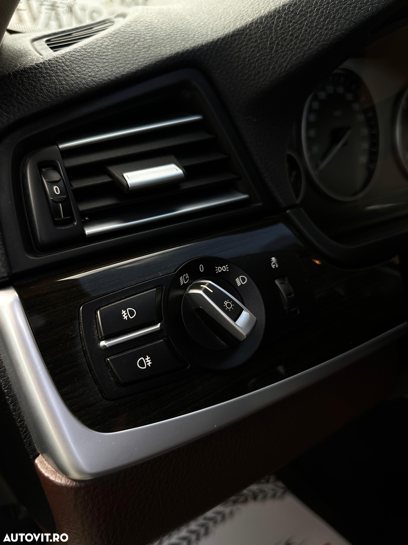 BMW Seria 5 520d xDrive Touring Aut. Luxury Line - 24