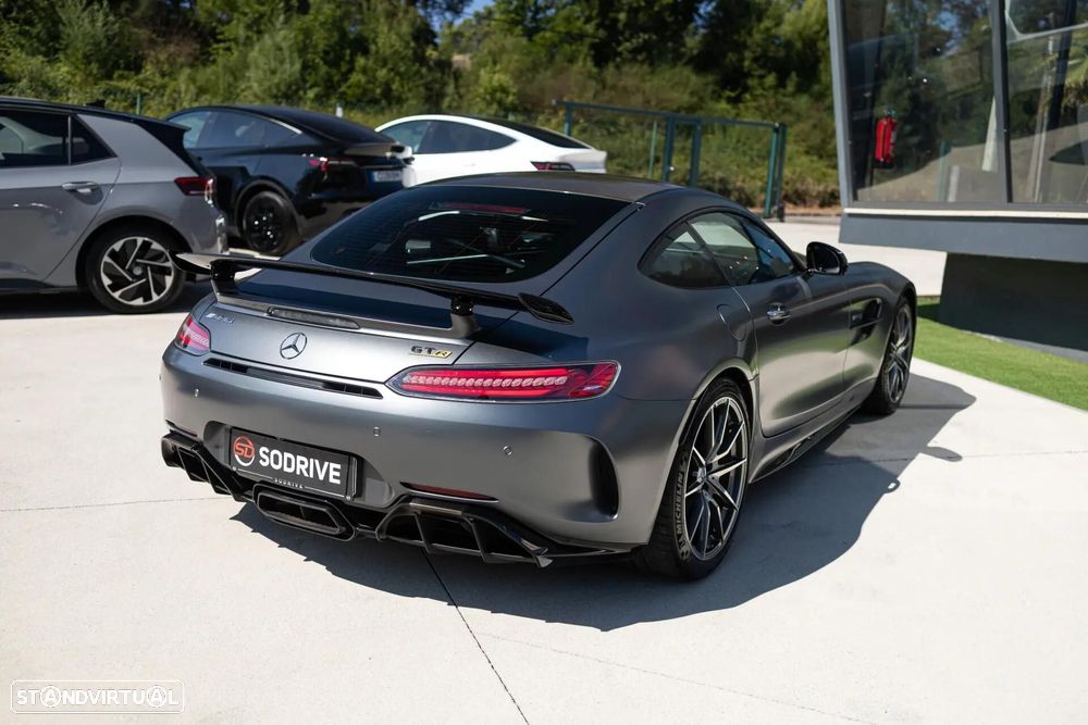 Mercedes-Benz AMG GT R - 45