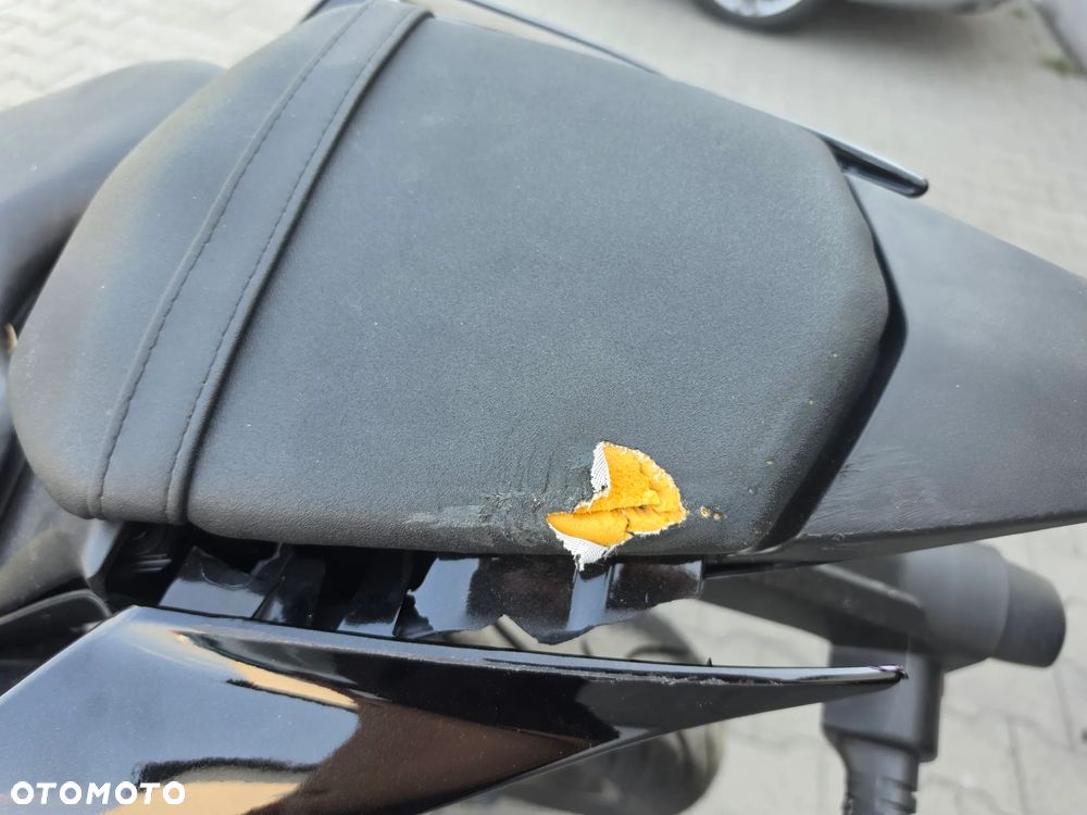 Yamaha YZF - 33