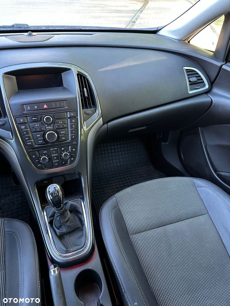 Opel Astra 1.4 T Cosmo - 11