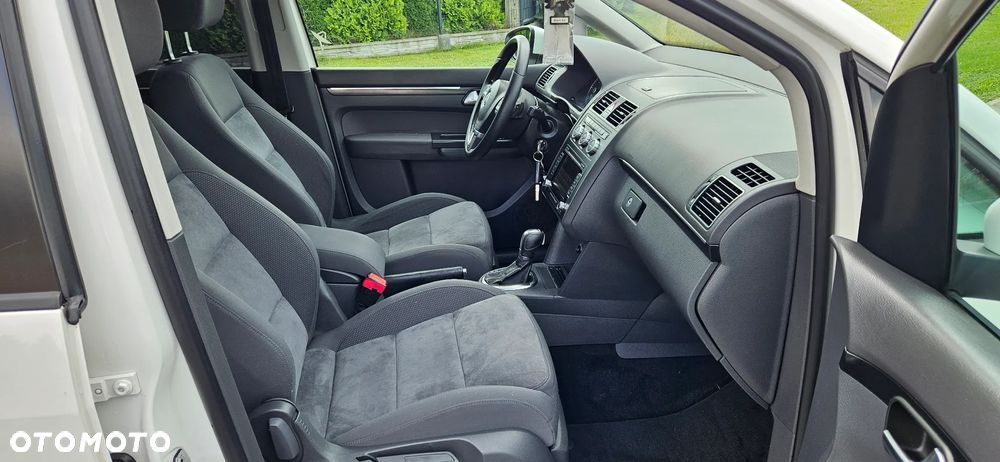 Volkswagen Touran 2.0 TDI DPF Highline DSG - 11