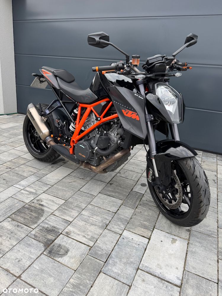 KTM Super Duke - 1