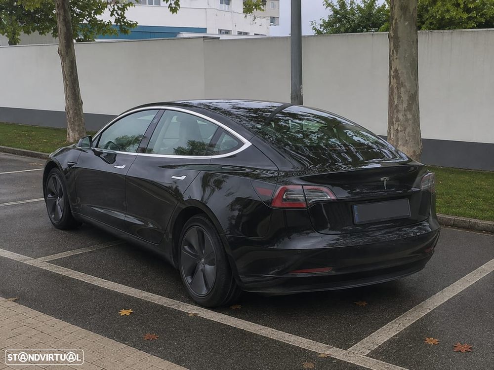 Tesla Model 3 - 3