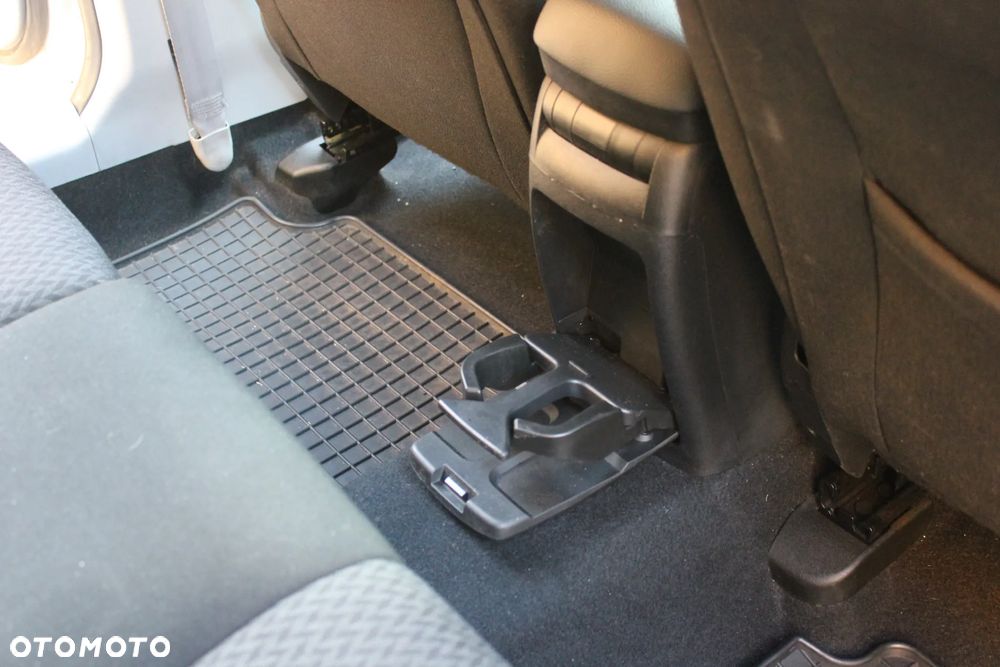 Kia Ceed - 31