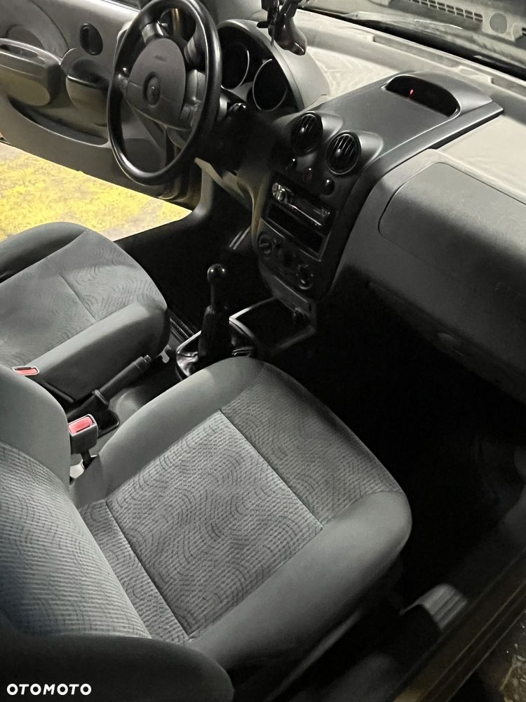 Chevrolet Aveo - 6
