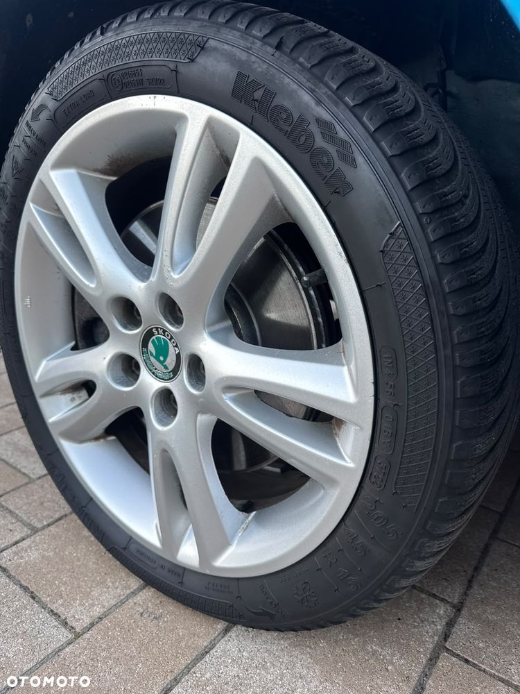Skoda Roomster 1.6 16V Comfort PLUS EDITION - 11
