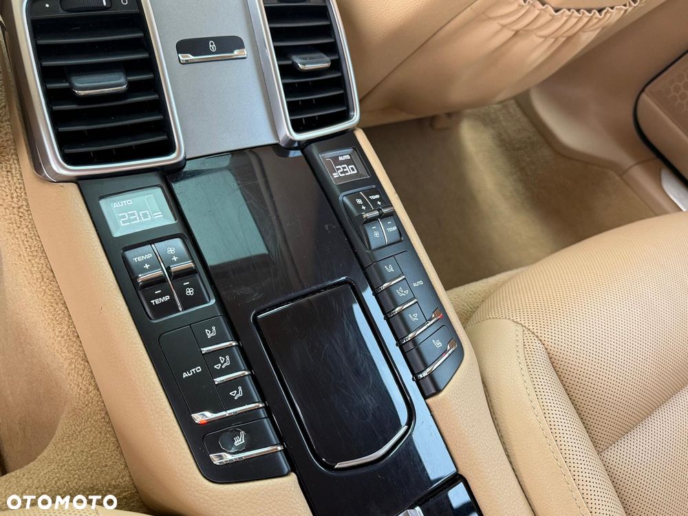 Porsche Panamera PDK Edition - 12