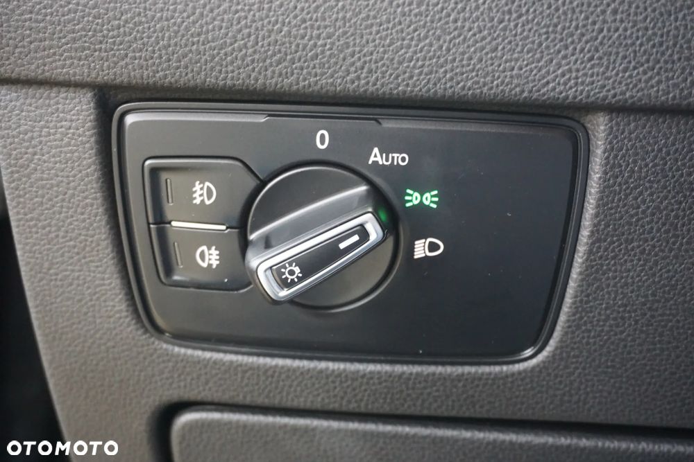 Volkswagen Passat Variant 1.6 TDI SCR DSG Comfortline - 35
