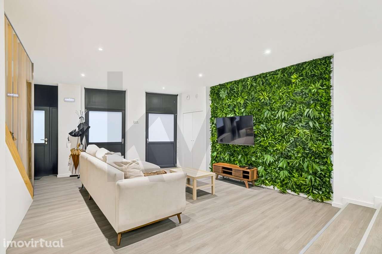 Moradia T4+1 com jardim junto à Areosa - Grande imagem: 3/27