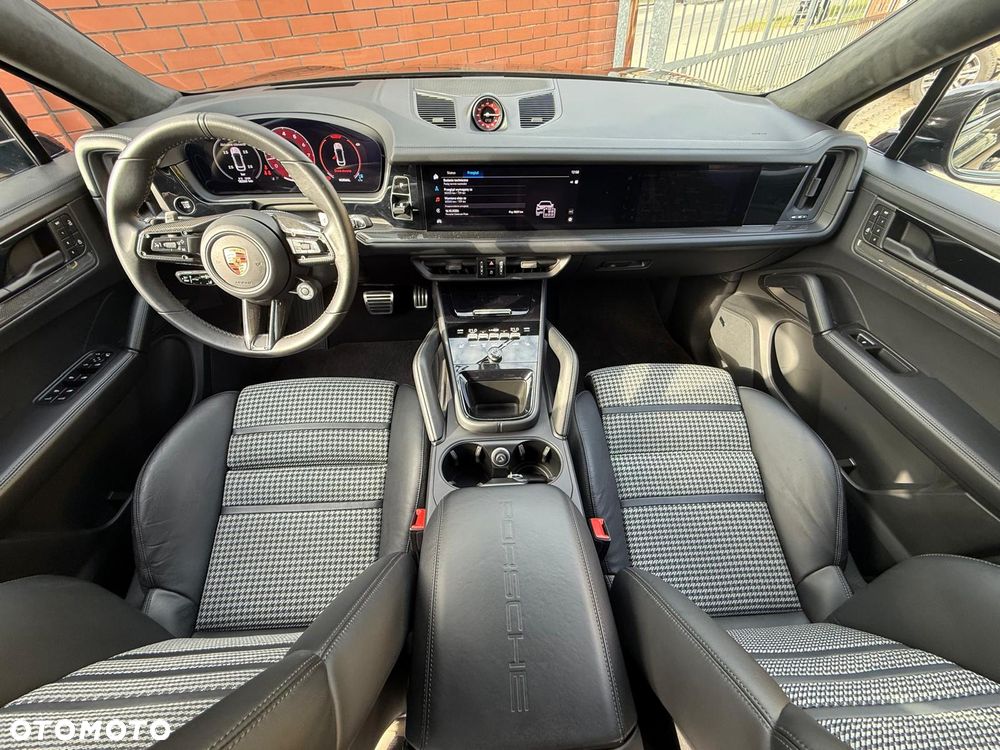 Porsche Cayenne GTS - 16