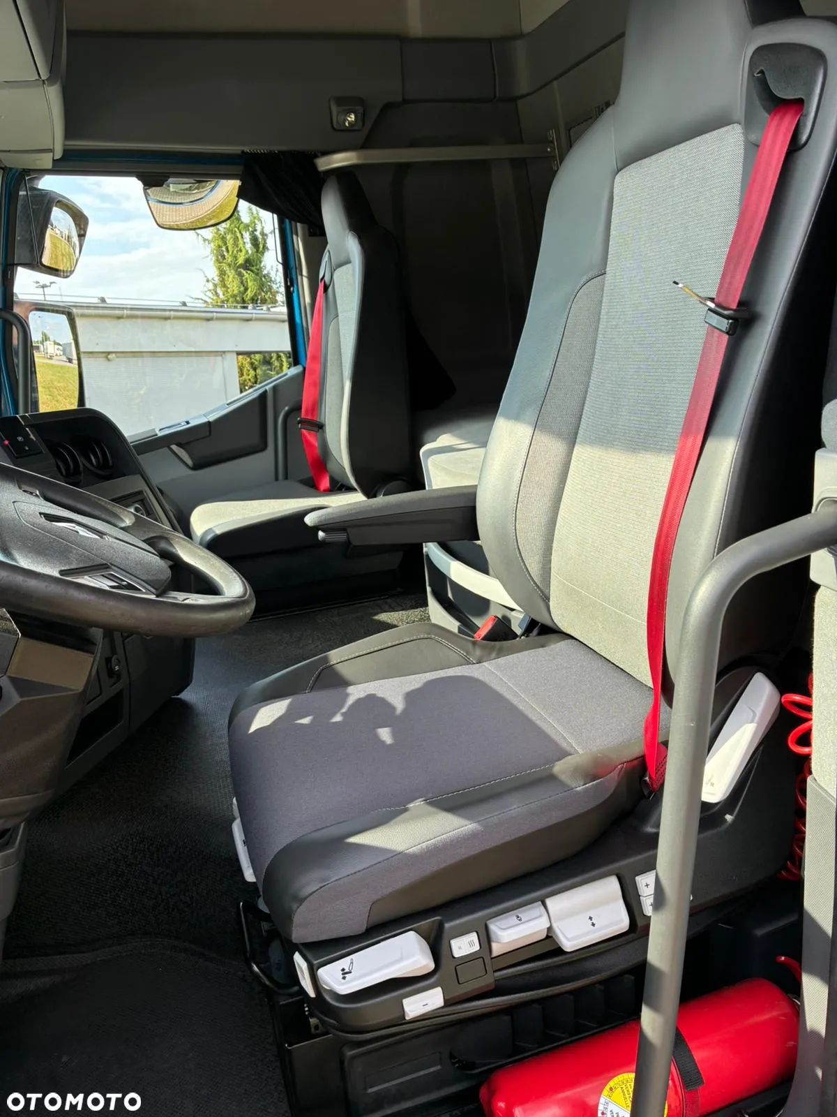 Renault T440 Sleeper Cab ADR - 8