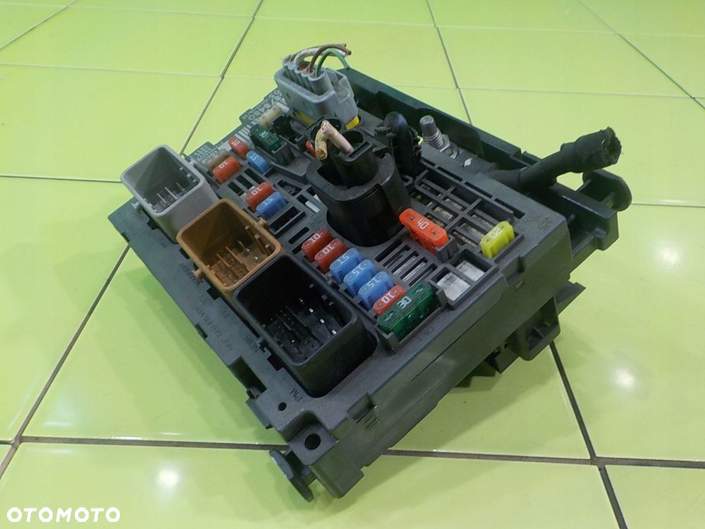 PEUGEOT 308 I LIFT 13r HB 5D skrzynka bezpiecznikow modul BSM 967587480 - 3