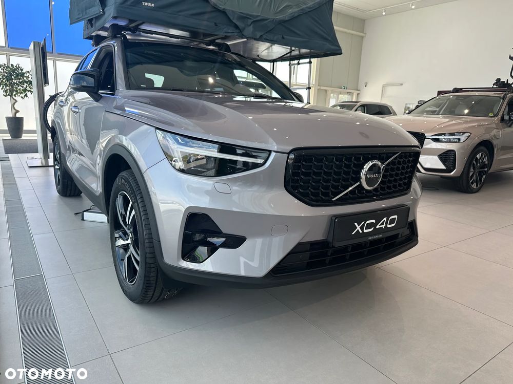 Volvo XC 40 B3 Plus Dark - 22
