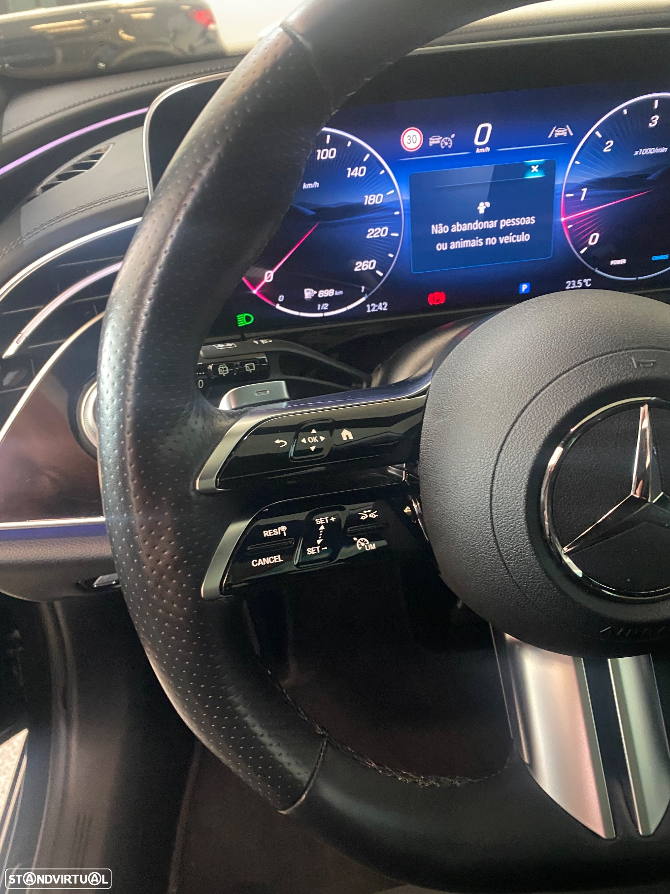 Mercedes-Benz E 220 d - 12