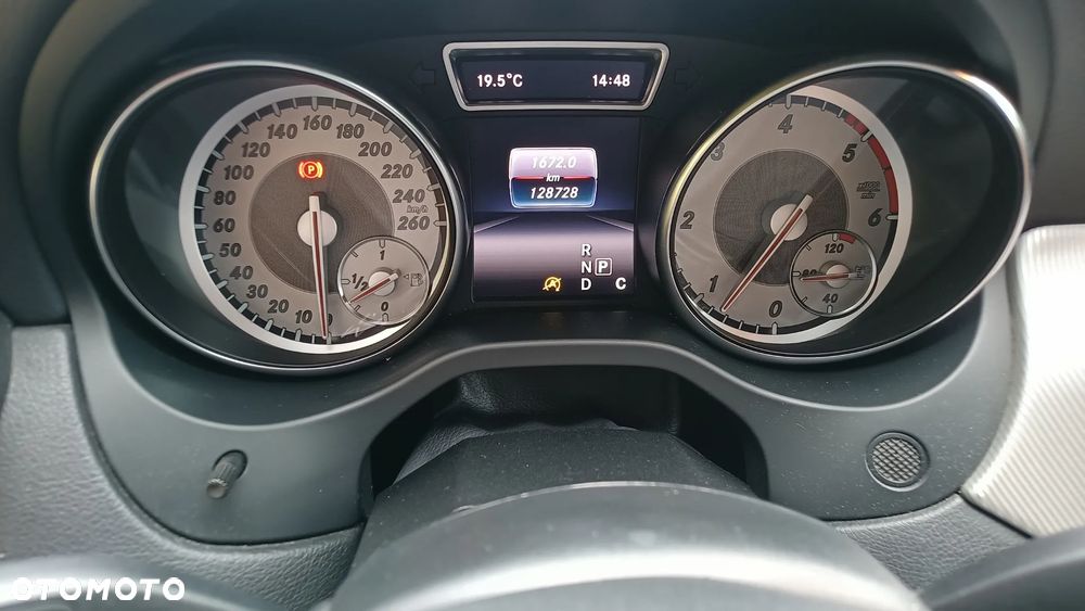Mercedes-Benz GLA - 21